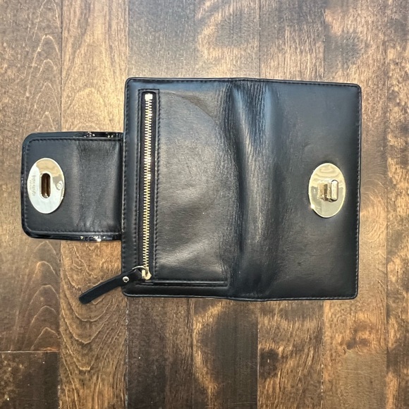 Kate Spade ♠️ wallet - Picture 8 of 9